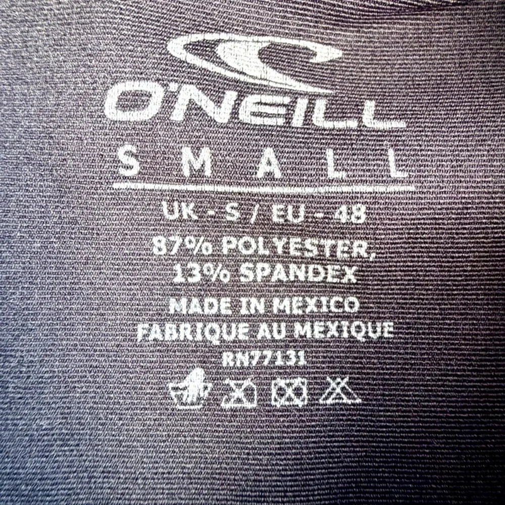 ONeill Kids Basic Skins Long Sleeve Rash Guard UPF 50+ Black Small NWT